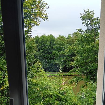 Chambre Privee Dans Une Maison Familiale Charmes  Kültér fotó