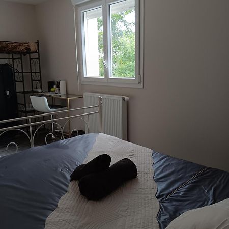 Chambre Privee Dans Une Maison Familiale Charmes  Kültér fotó