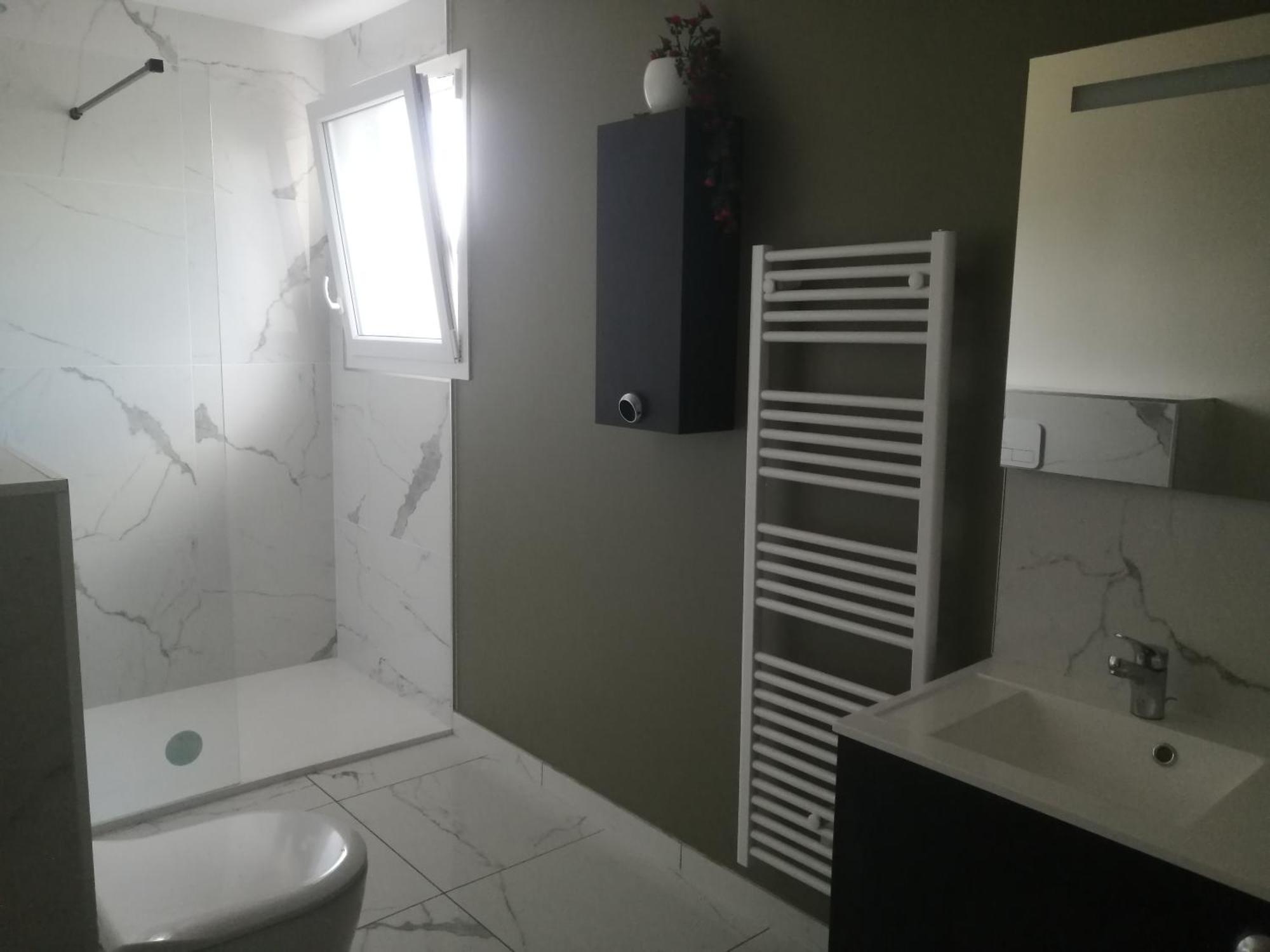 Chambre Privee Dans Une Maison Familiale Charmes  Kültér fotó
