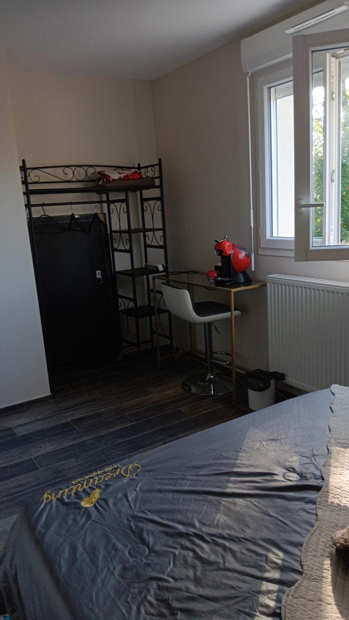 Chambre Privee Dans Une Maison Familiale Charmes  Kültér fotó