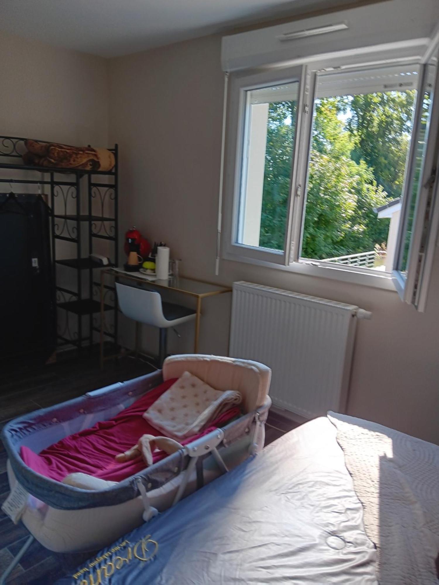 Chambre Privee Dans Une Maison Familiale Charmes  Kültér fotó