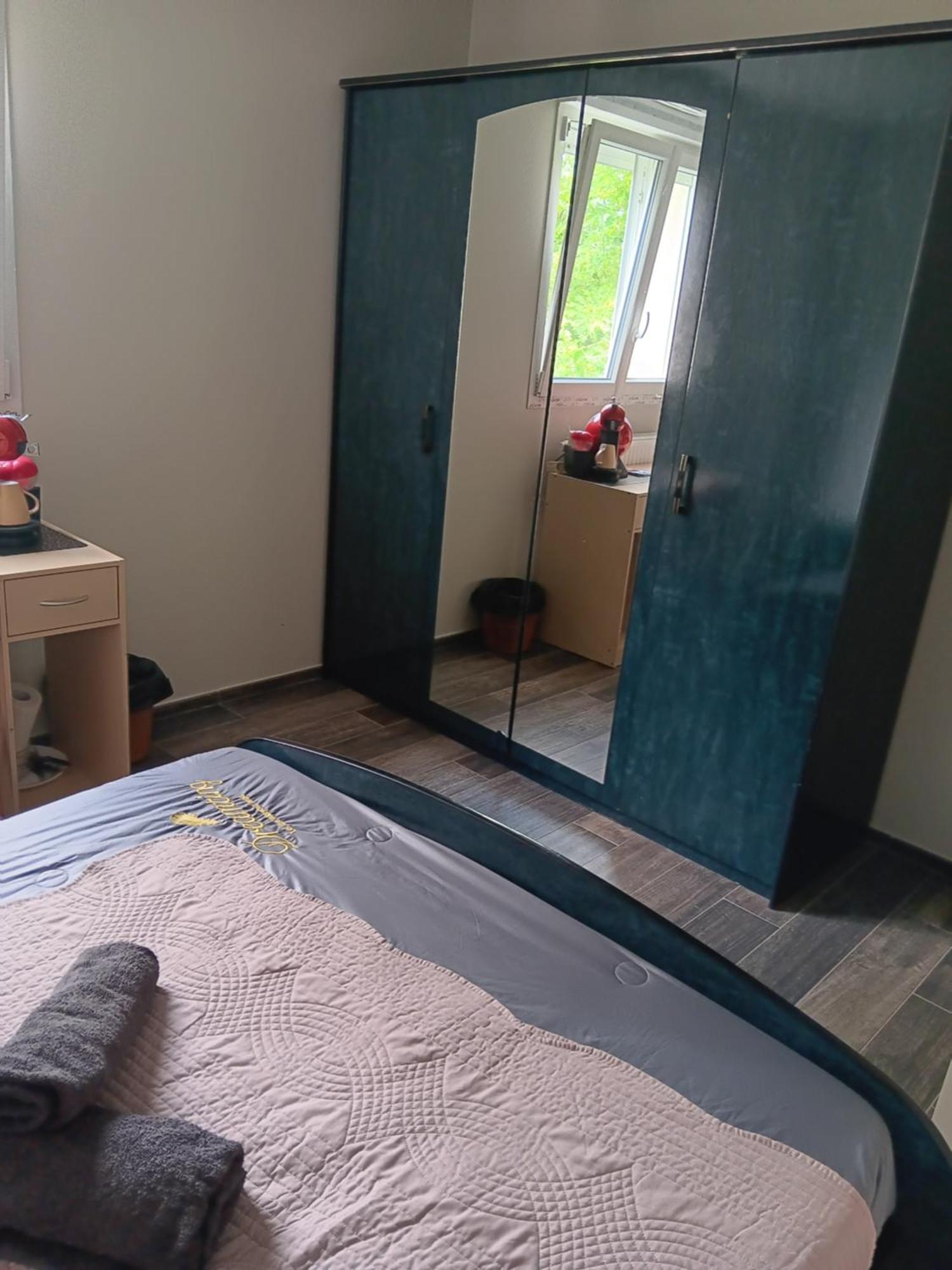 Chambre Privee Dans Une Maison Familiale Charmes  Kültér fotó