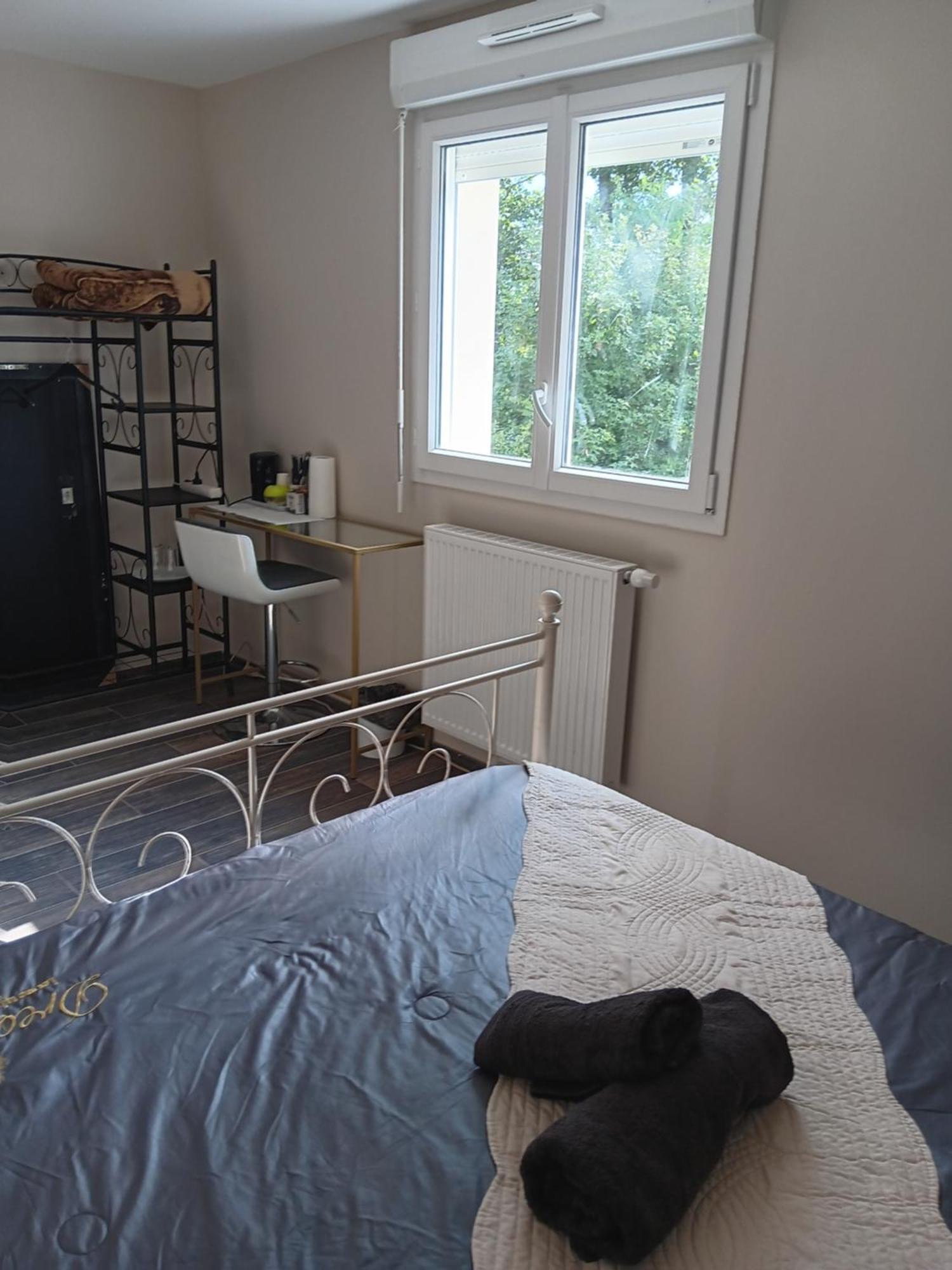 Chambre Privee Dans Une Maison Familiale Charmes  Kültér fotó