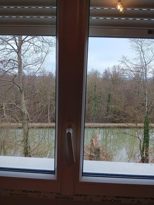 Chambre Privee Dans Une Maison Familiale Charmes  Kültér fotó